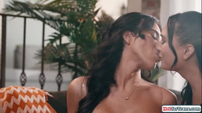 Big tits tgirls help busty bff to improve her blowjob skills